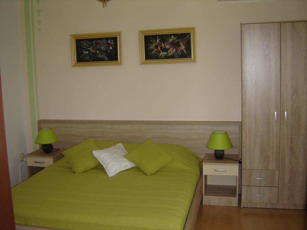 חוואר Apartmani Luna מראה חיצוני תמונה