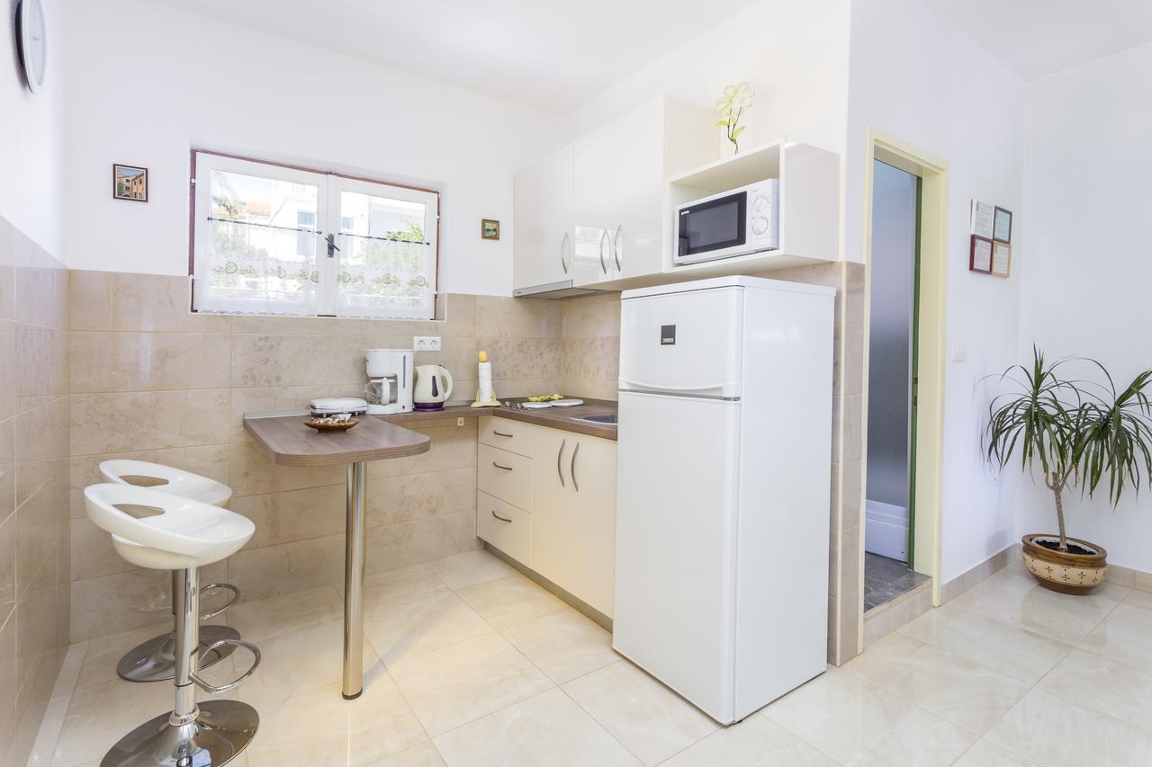 חוואר Apartmani Luna מראה חיצוני תמונה