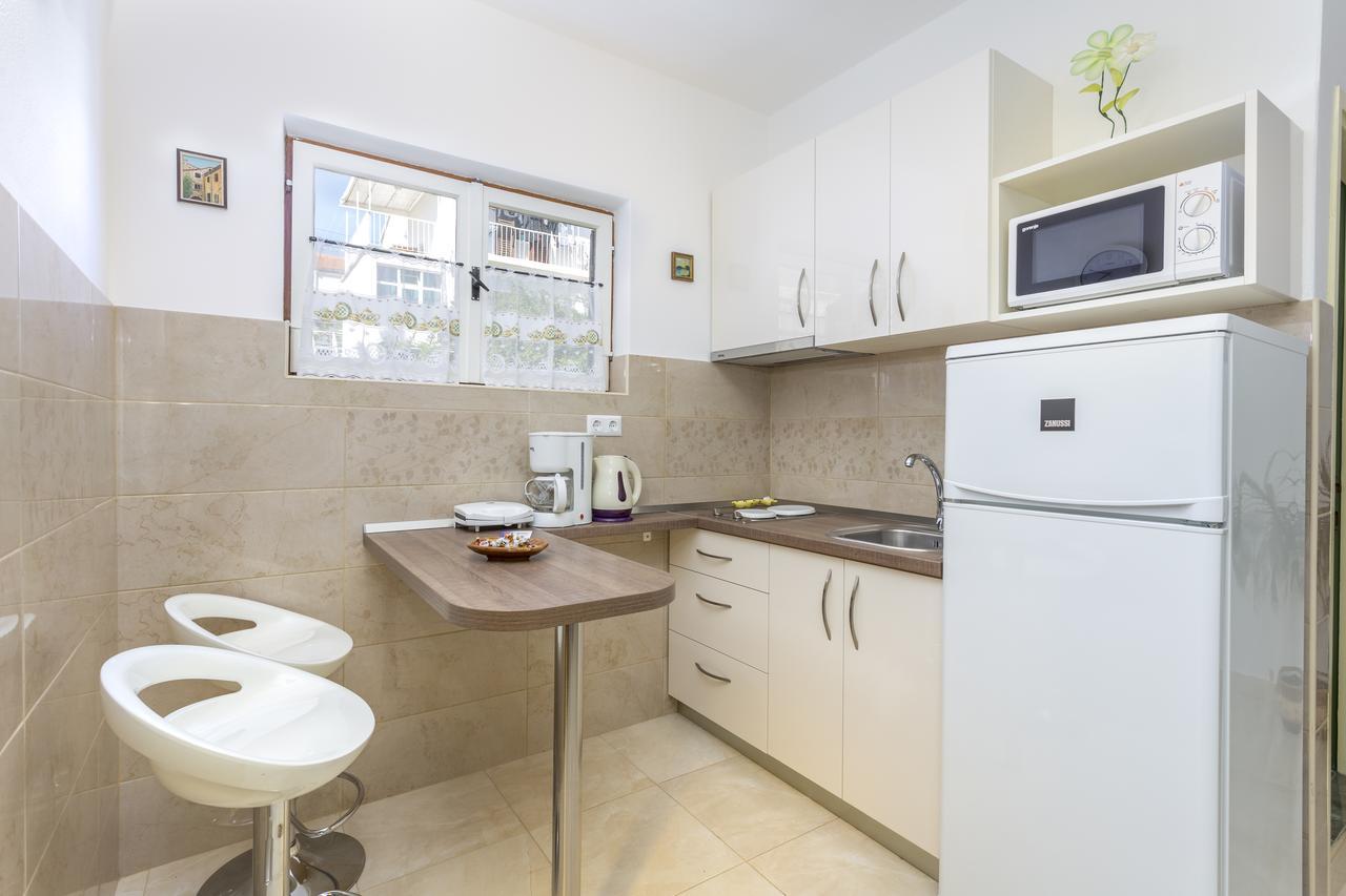 חוואר Apartmani Luna מראה חיצוני תמונה