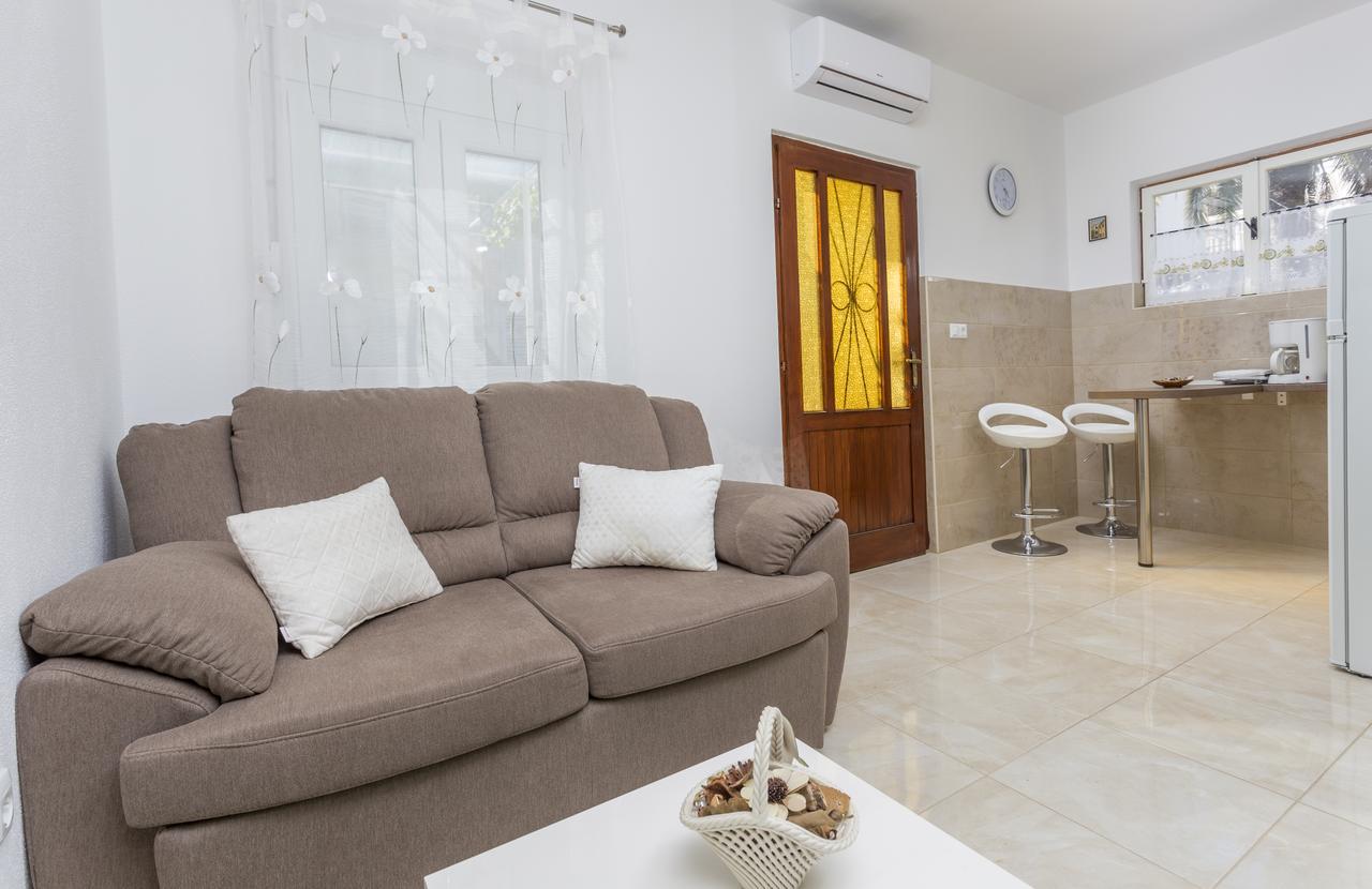 חוואר Apartmani Luna מראה חיצוני תמונה