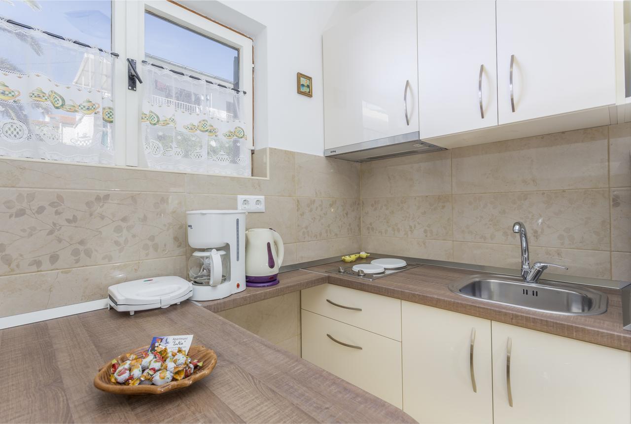 חוואר Apartmani Luna מראה חיצוני תמונה